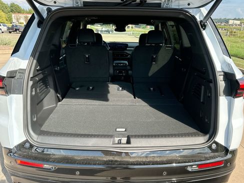 New 2026 Buick Enclave Sport Touring w/ LPO, Illumination Package image 23