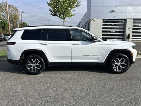 Used 2024 Jeep Grand Cherokee L Limited w/ Luxury Tech Group II AWD/4WD image 9