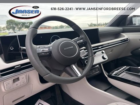 Used 2025 Hyundai Tucson Limited image 12