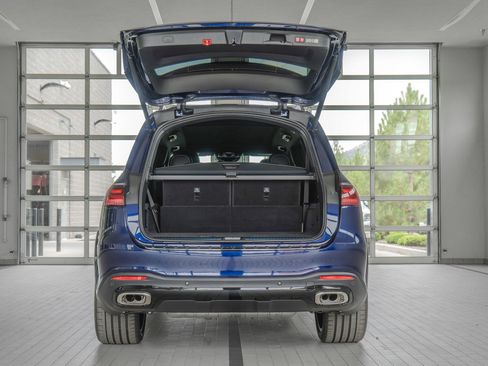 New 2025 Mercedes-Benz GLS 580 4MATIC image 16