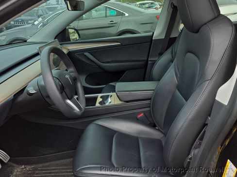Used 2023 Tesla Model Y Performance AWD/4WD image 2