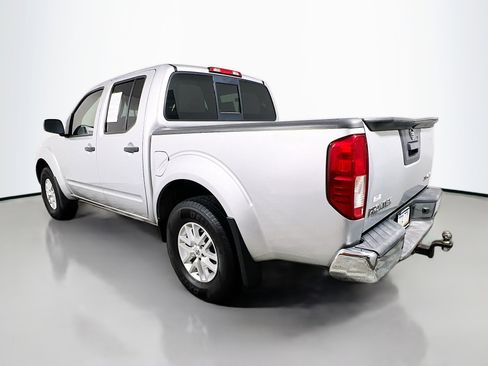 Used 2018 Nissan Frontier SV image 6