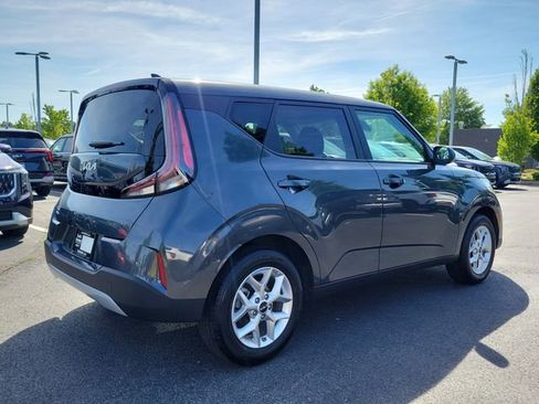 Certified 2025 Kia Soul LX w/ LX Technology Package FWD image 4