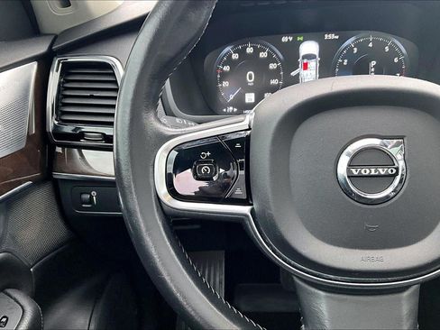 Used 2016 Volvo XC90 T6 Momentum w/ Momentum Plus Package AWD/4WD image 15