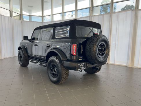 Used 2024 Ford Bronco Wildtrak image 3