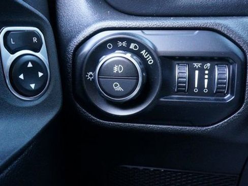 Used 2021 Jeep Gladiator Overland image 29