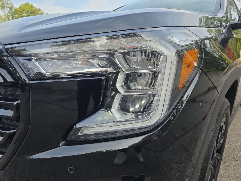 Used 2023 GMC Terrain SLT w/ Tech Package AWD/4WD image 34