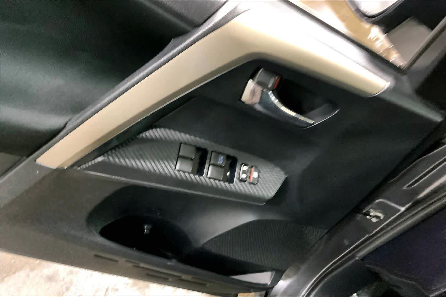 Used 2014 Toyota RAV4 XLE AWD/4WD image 36