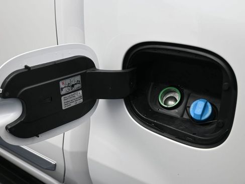 Used 2024 Chevrolet Silverado 1500 High Country w/ Technology Package image 50