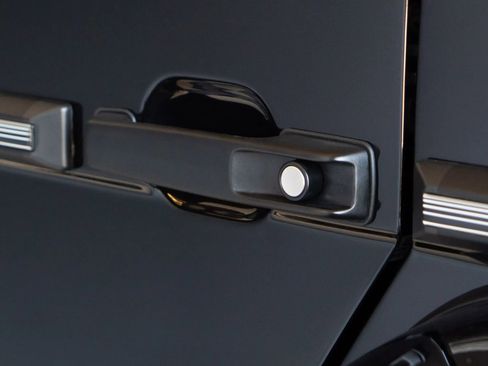 Used 2017 Mercedes-Benz G 550 Squared image 90