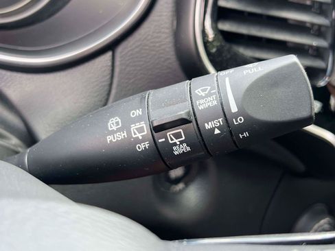 Used 2021 Jeep Cherokee Limited w/ Mopar Interior Package AWD/4WD image 29