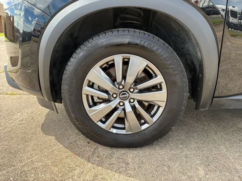 Used 2025 Nissan Pathfinder SV FWD image 28