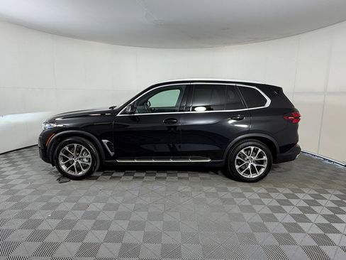 Used 2024 BMW X5 xDrive40i w/ Premium Package image 2