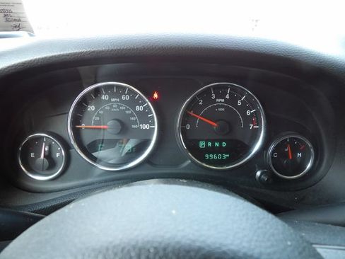 Used 2015 Jeep Wrangler Unlimited Sahara w/ Connectivity Group AWD/4WD image 14