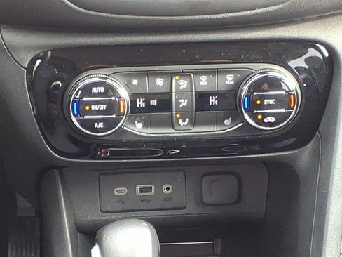 Used 2023 Buick Encore GX Select image 14