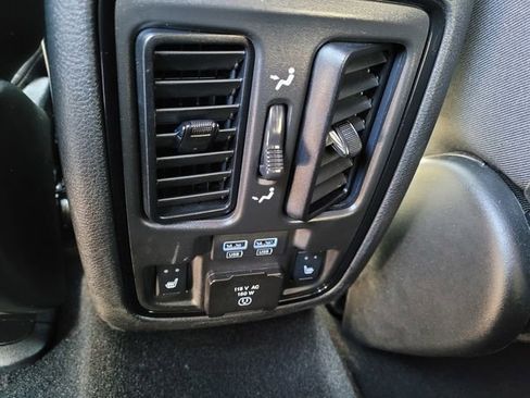 Used 2025 Dodge Durango GT image 12