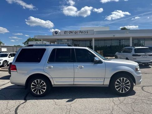 Used 2016 Lincoln Navigator Select AWD/4WD image 4