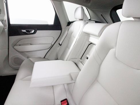 Certified 2025 Volvo XC60 B5 Core w/ Protection Package Premier image 26