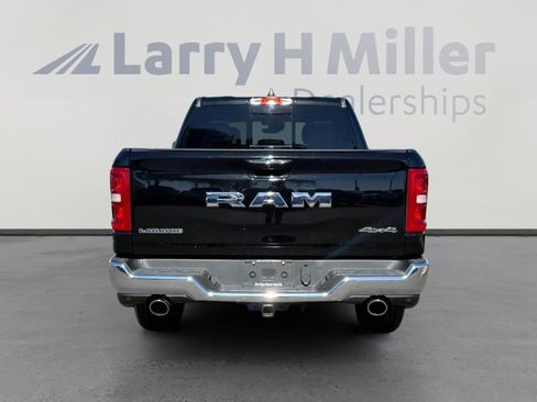 Used 2025 RAM 1500 Laramie AWD/4WD image 3