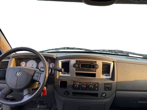 Used 2007 Dodge Ram 1500 Truck SLT image 10