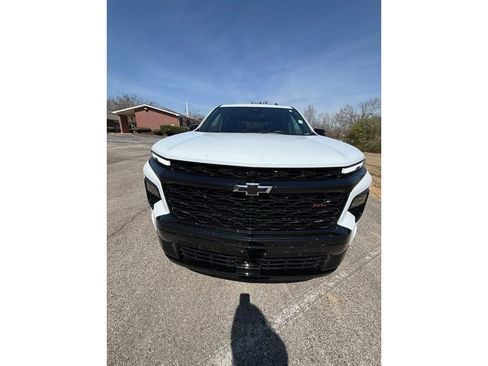 Used 2026 Chevrolet Traverse RS image 2