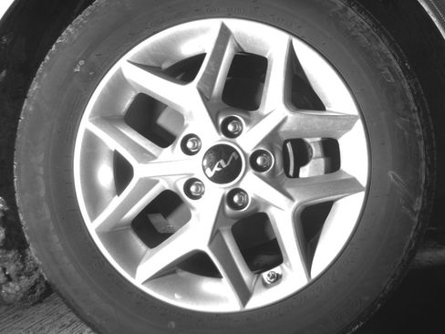 Used 2025 Kia Soul LX w/ LX Technology Package FWD image 13