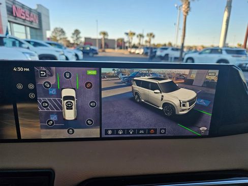 Used 2025 Nissan Armada Platinum Reserve image 33