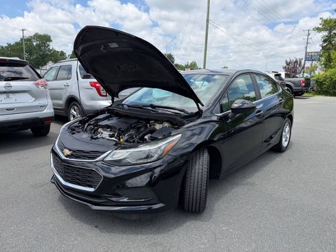 Used 2018 Chevrolet Cruze LT FWD image 21