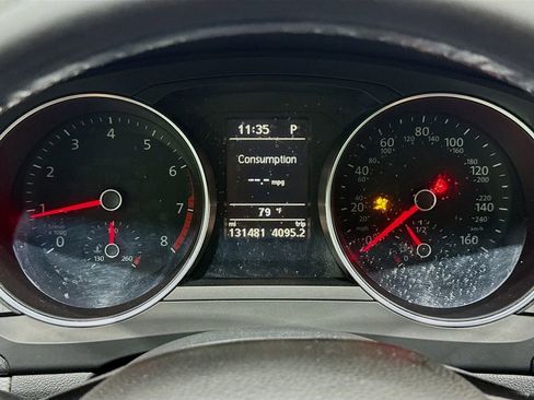 Used 2017 Volkswagen Jetta SE image 27