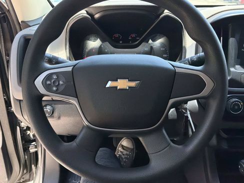 Used 2018 Chevrolet Colorado W/T w/ WT Convenience Package RWD image 25