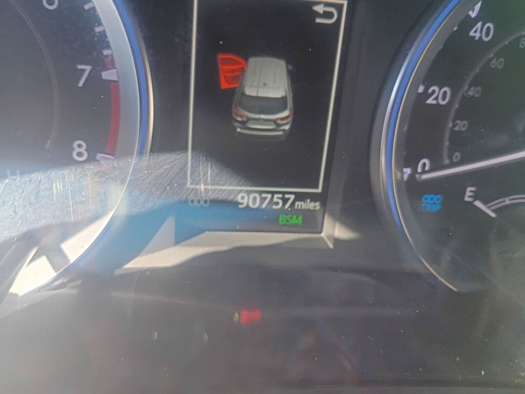 Used 2019 Toyota Highlander XLE AWD/4WD image 9