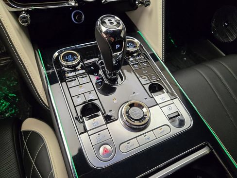 Certified 2024 Bentley Flying Spur W12 AWD/4WD image 40