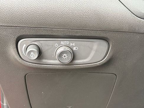 Certified 2025 Buick Encore GX Sport Touring image 12