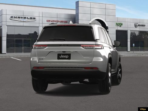 New 2025 Jeep Grand Cherokee Altitude image 10