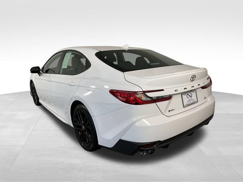 Used 2025 Toyota Camry SE FWD image 7