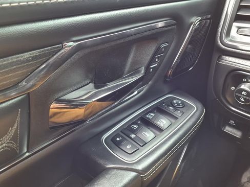 Used 2022 RAM 1500 Limited AWD/4WD image 19