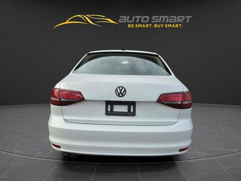 Used 2017 Volkswagen Jetta SE image 5