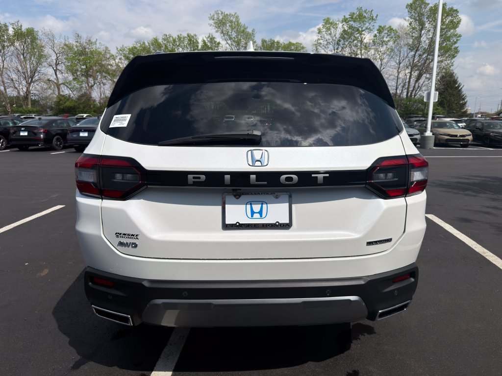 New 2026 Honda Pilot Touring image 4