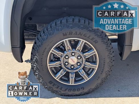 Used 2025 GMC Sierra 1500 AT4 image 4