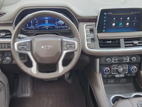Used 2023 Chevrolet Tahoe Z71 w/ Luxury Package AWD/4WD image 28