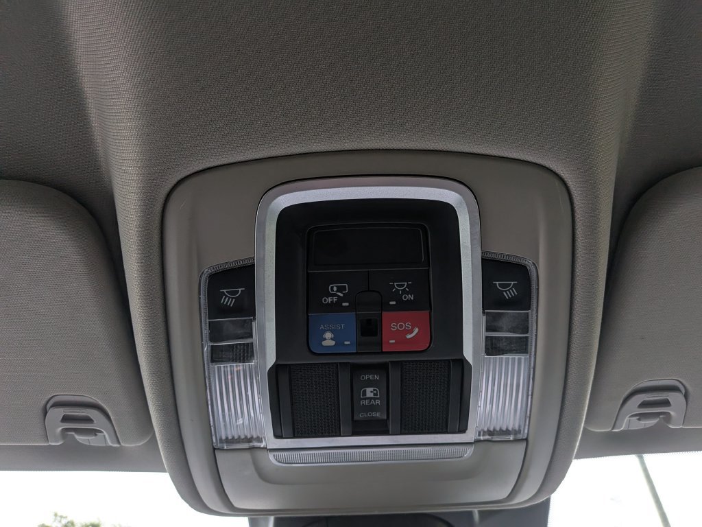 Used 2022 RAM 1500 Laramie AWD/4WD image 23