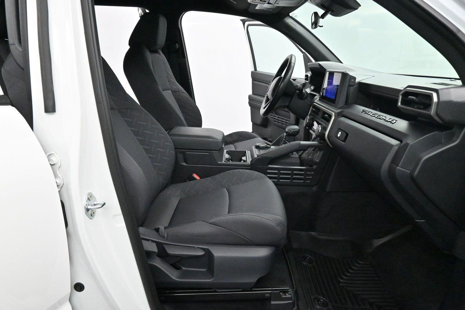Used 2024 Toyota Tacoma SR AWD/4WD image 31