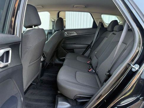 Used 2024 Kia Sportage LX FWD image 5
