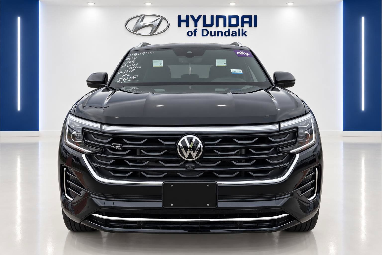 Used 2024 Volkswagen Atlas Cross Sport SEL Premium R-Line AWD/4WD image 5