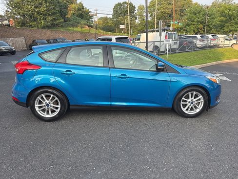 Used 2016 Ford Focus SE w/ SE Power Seat Package FWD image 3