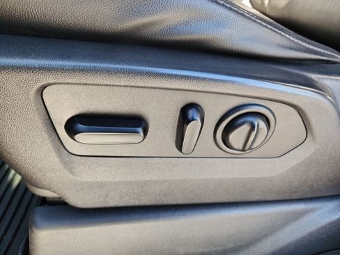 Used 2020 Chevrolet Silverado 2500 LTZ w/ LTZ Plus Package image 11