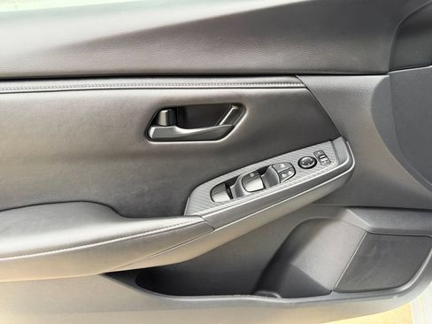 Used 2025 Nissan Sentra S FWD image 11