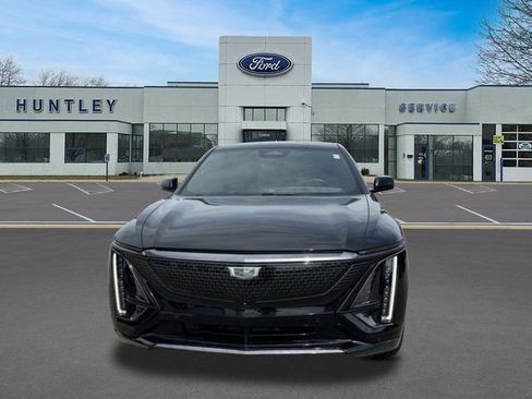 Used 2024 Cadillac Lyriq Sport AWD/4WD image 2