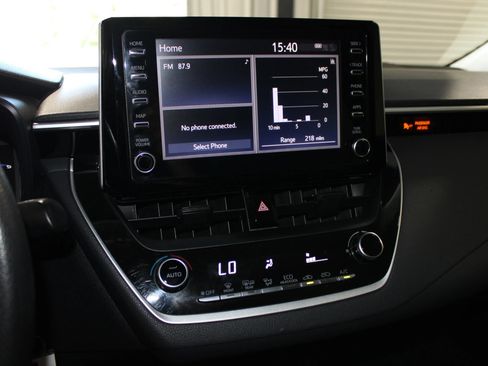 Used 2020 Toyota Corolla LE FWD image 14