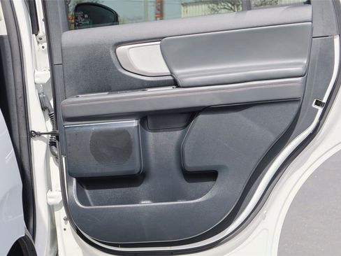 Used 2025 Ford Expedition Active image 32